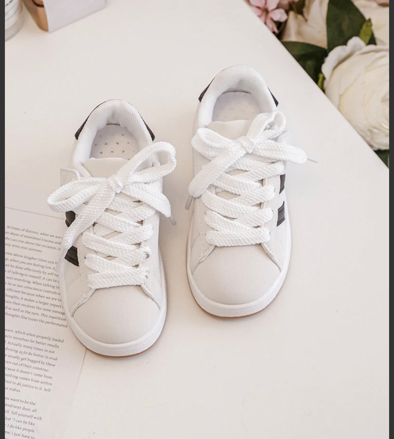 Basket basse blanche et noire