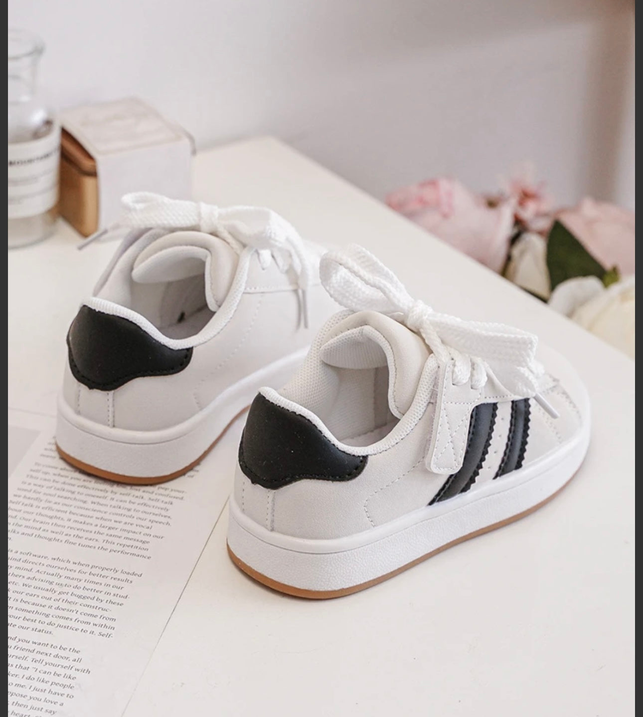 Basket basse blanche et noire
